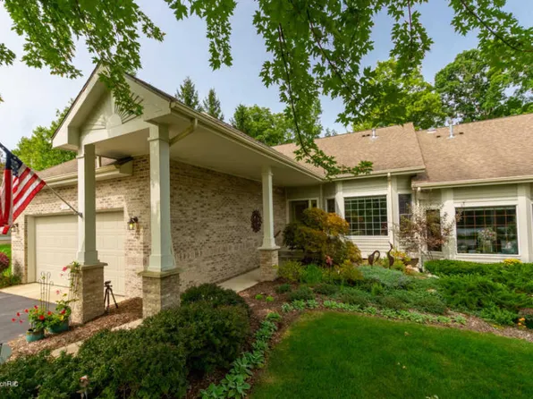 2137 Lamberton Creek Ln NE, Grand Rapids, MI 49505