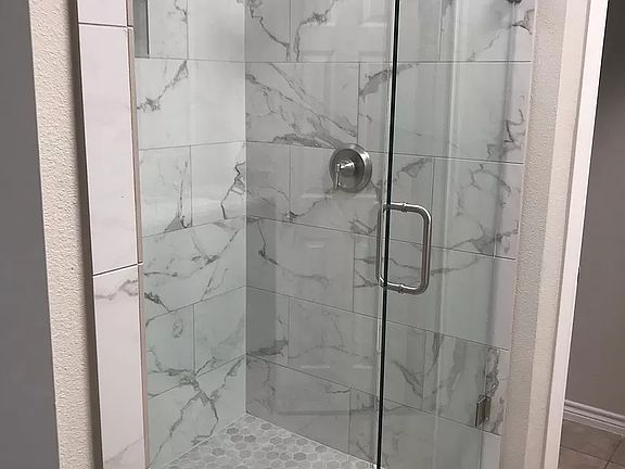 4th image of 4620 Booth Dr