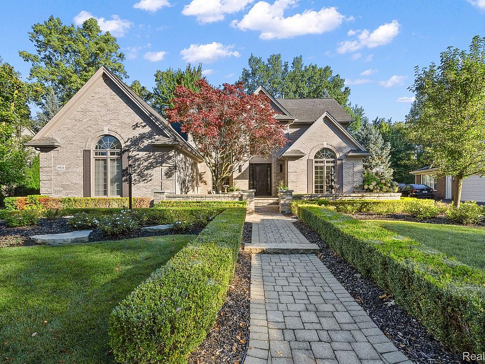 1st image of 39824 Woodside Dr N