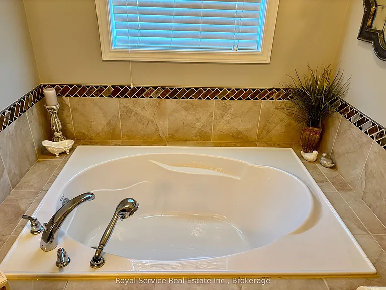 1221 Ashland Dr — Photo 18