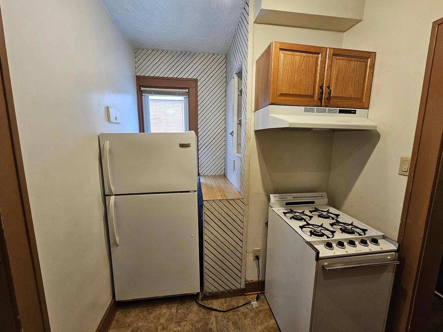 1 bed, 800 sqft, $650 — Photo 2