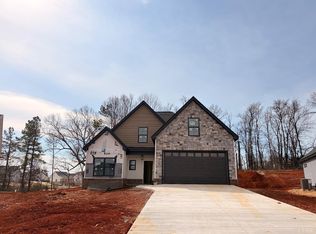8 Live Oak Ct, Forest, VA 24551