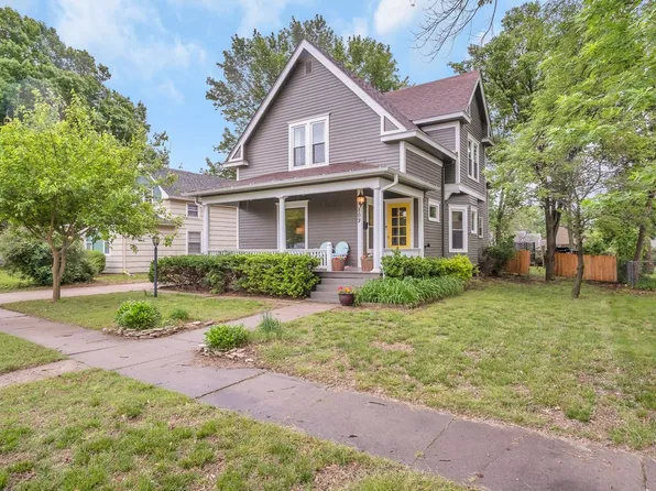 809 E 6th St, Newton, KS 67114