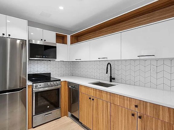 3rd image of 60 W 125th St APT 1307
