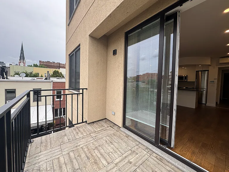 689 Leonard St #3B — Photo 21