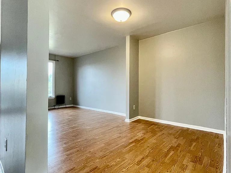 3426 Melwood Ave — Photo 3