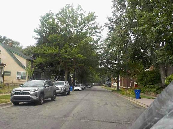 5th image of 1002 5th St E