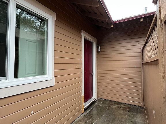 3rd image of 223 E Colorado Blvd Unit B