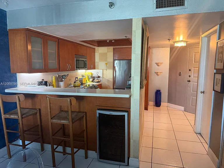 5880 Collins Ave #406 — Photo 18
