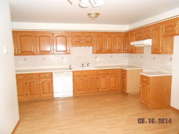 4th image of 17407 Carlyle Ct #17407