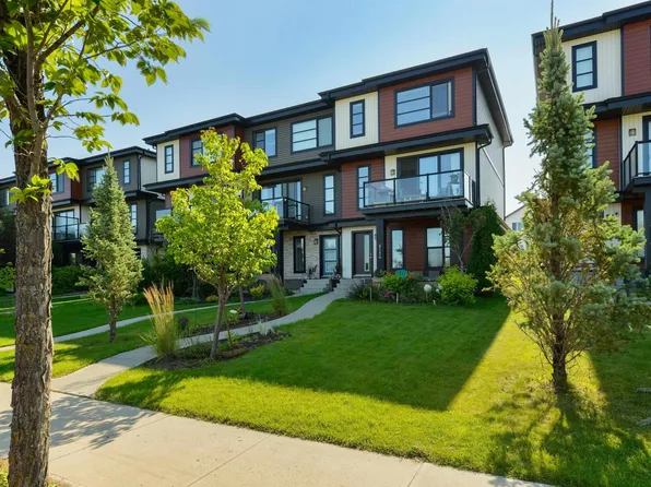 8265 Chappelle Way SW, Edmonton, AB T6W 3Y8