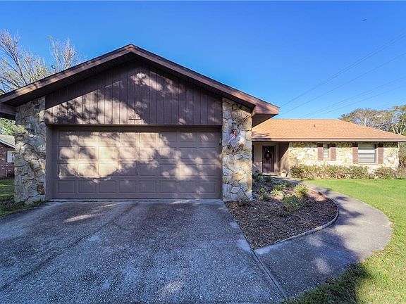 2nd image of 802 Scenic Heights Dr