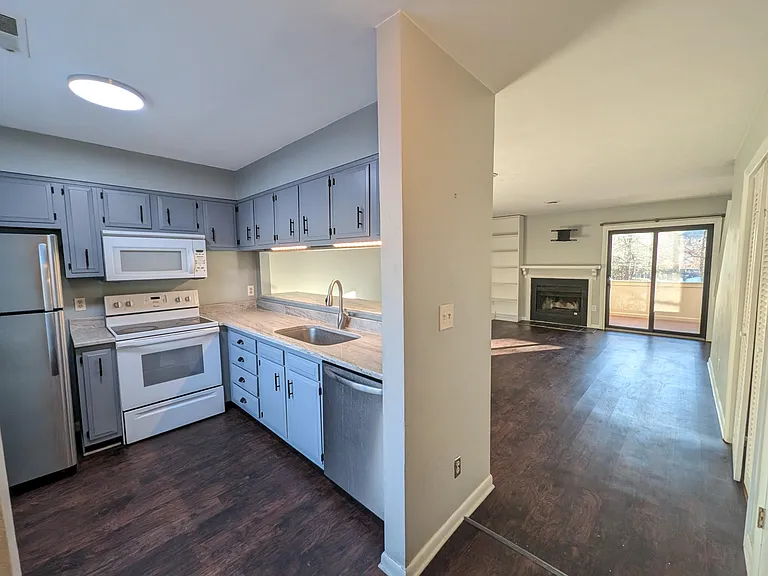 7225 Woods Crossing Dr — Photo 6
