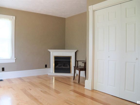 4th image of 318 W North St
