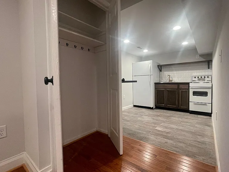 523 Baltimore St #4 — Photo 6
