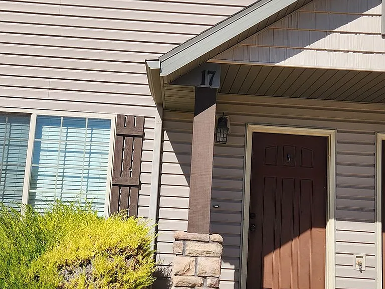 370 W 1425 N #17 — Photo 2