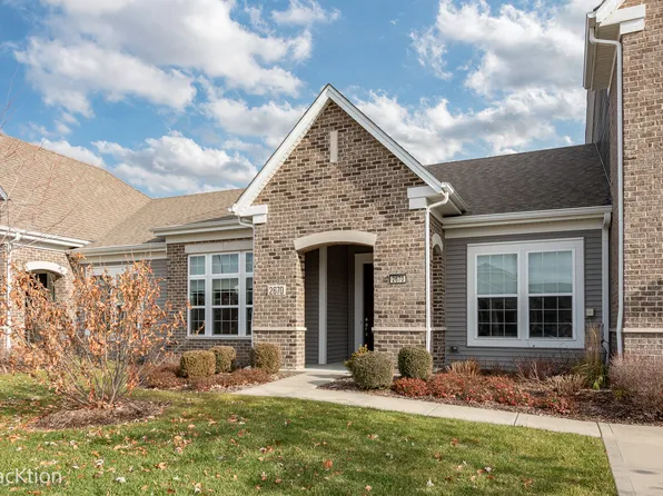 2670 Avondale Cir, Naperville, IL 60564