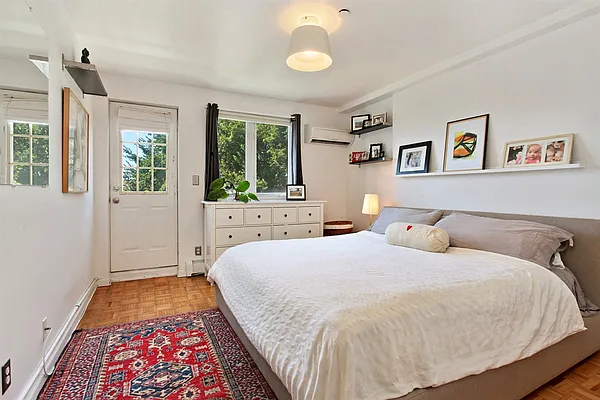 Sold by Corcoran | media 14