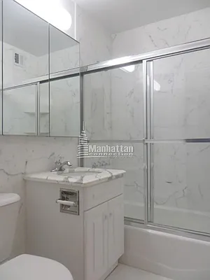 Rented by Manhattan Connection | media 21