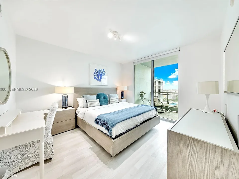 90 SW 3rd St #3109