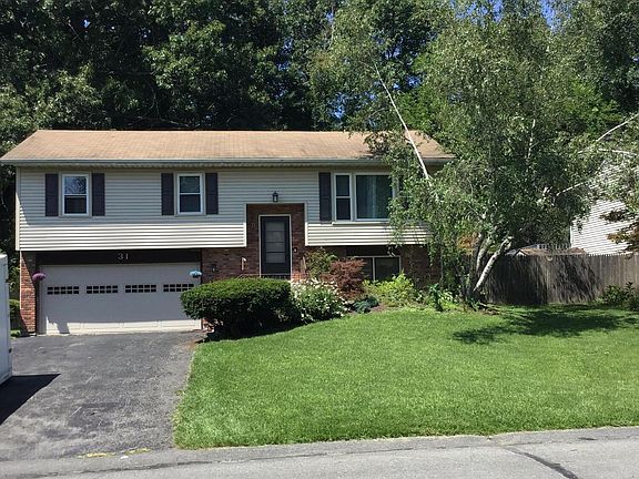 2nd image of 31 Aspen Circle