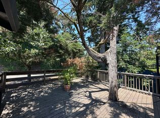 6800 Saroni Dr, Oakland, CA 94611