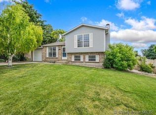 5001 Griffith Ave, Cheyenne, WY 82009