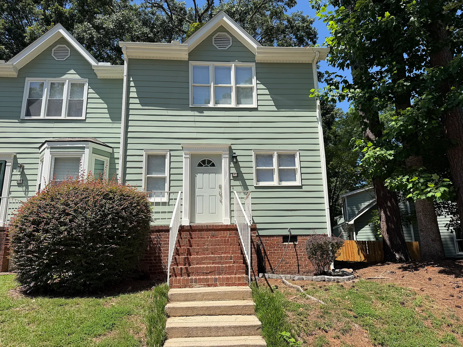 3 bed, 2.5 bath, 1287 sqft, $1,800 — Photo 1