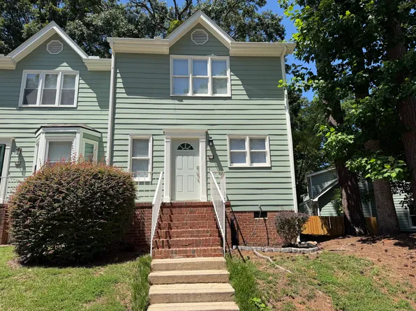 528 Oak Run Dr, Raleigh, NC 27606