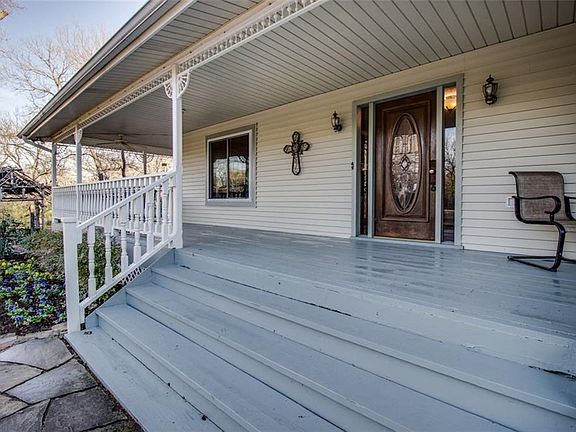 2nd image of 927 Nokomis Cir