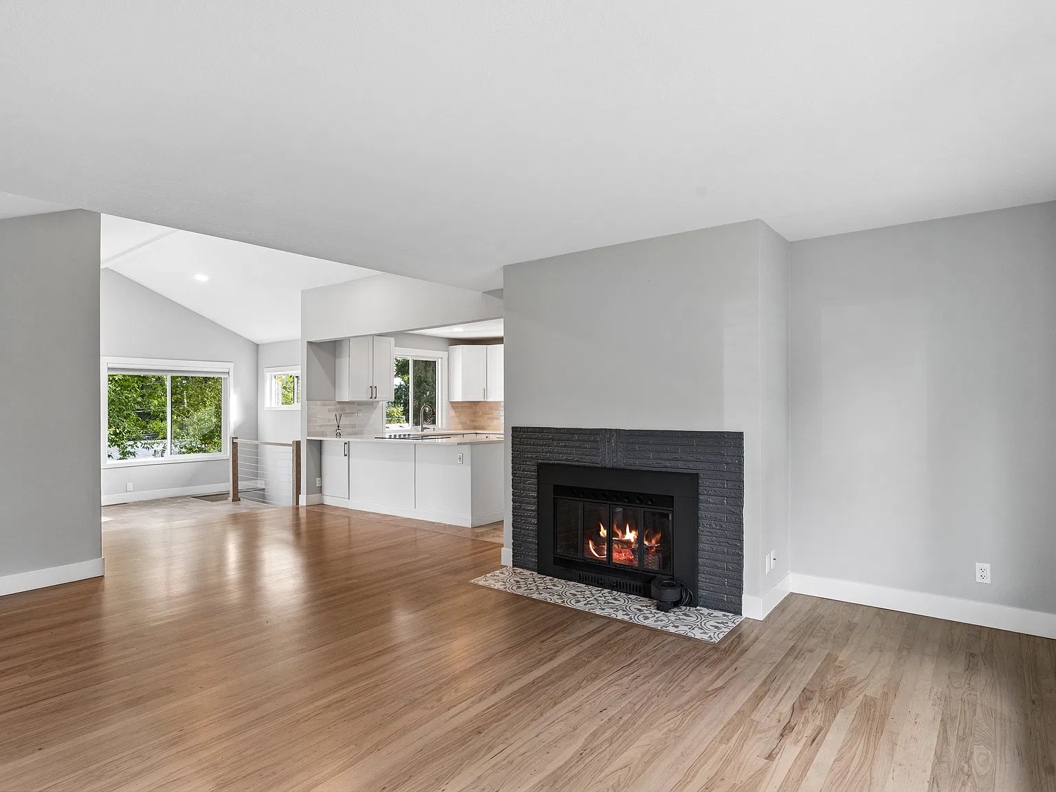 1247 Cedar St — Photo 3