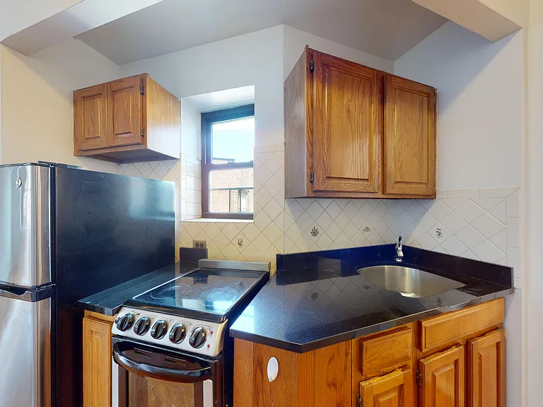 246 W 22nd St #19 — Photo 6
