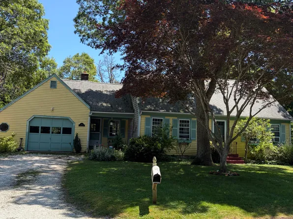 40 Vandermint Lane, Hyannis, MA 02601