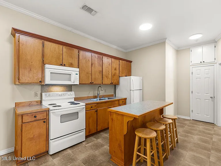 2 W Lakeview Dr #6 — Photo 9