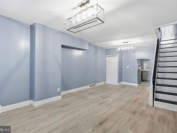 4th image of 1526 S Lecount St