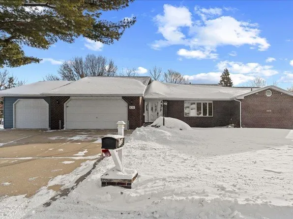 535 Upper Terrace Dr SE, Independence, IA 50644