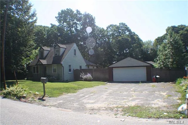 58 Newton Blvd photo 1