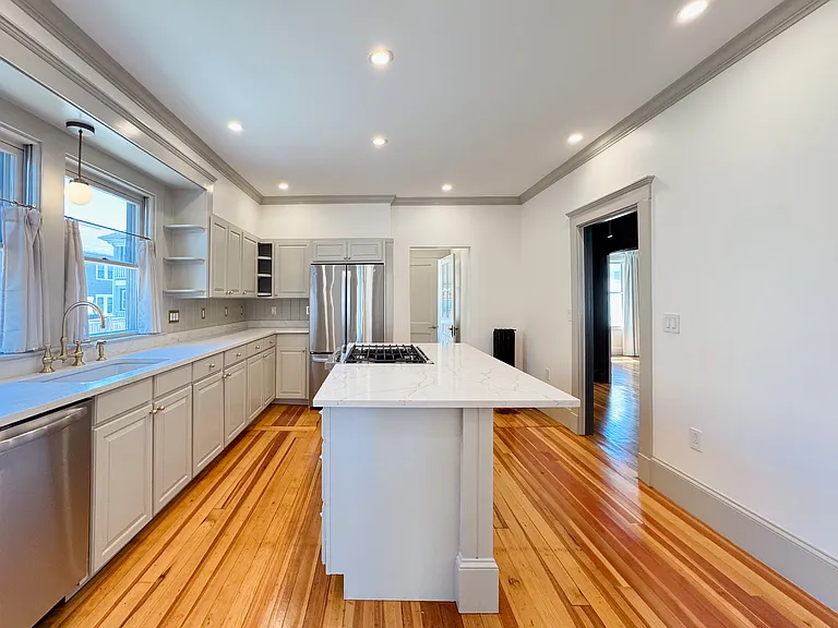 271 Atlantic St — Photo 7