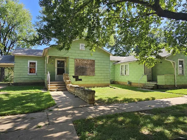 315 E 16th Ave, Winfield, KS 67156