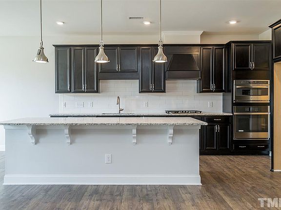 5th image of 304 Shale Creek Dr