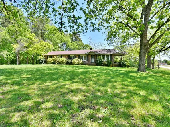 200 Powers Dr, Easley, SC 29640