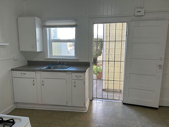 4th image of 822 Maine St #A