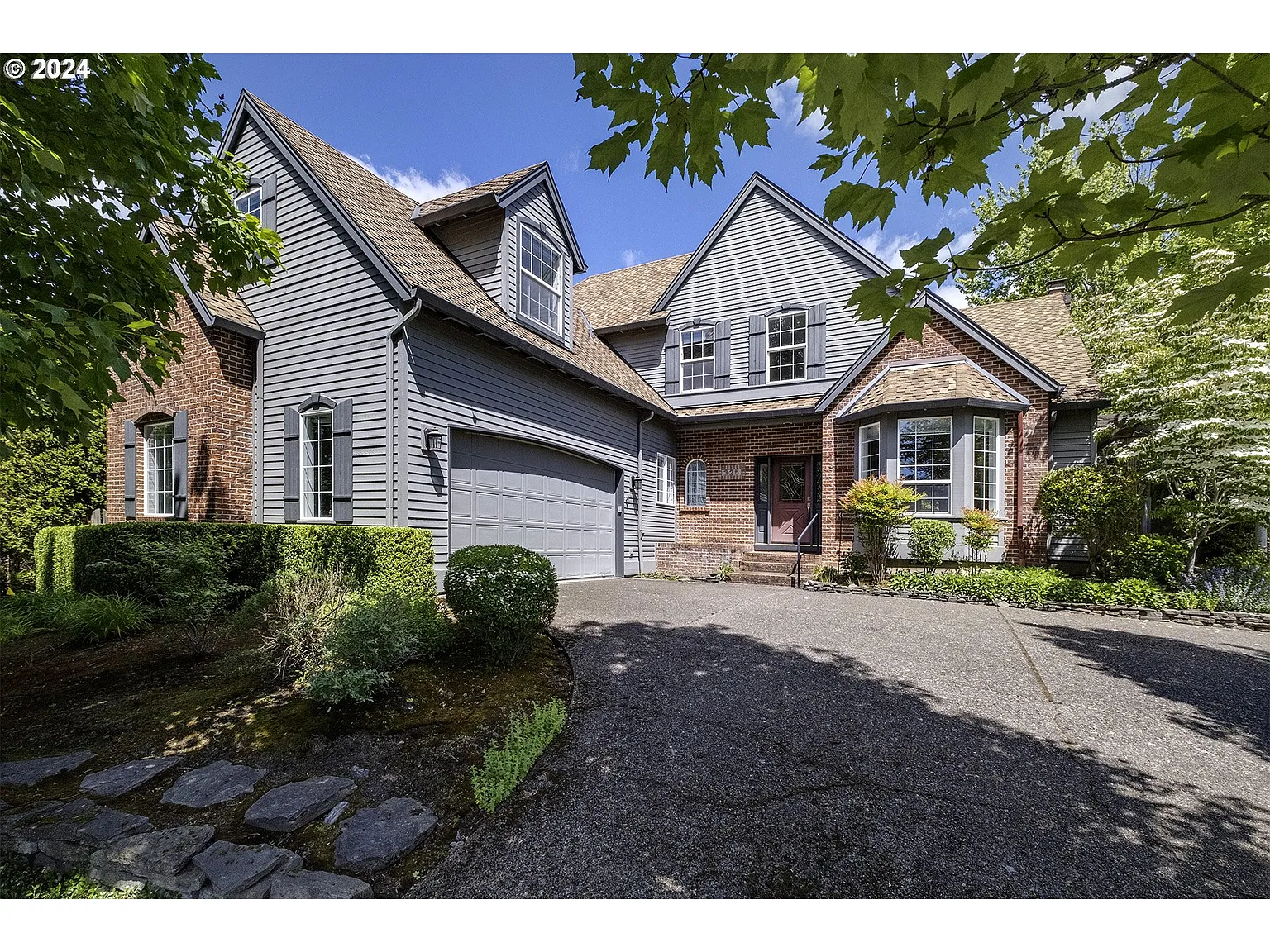325 NW Sundown Way photo 1