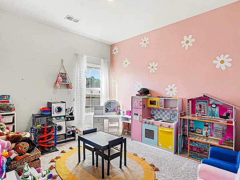 186 Saddle St — Photo 18