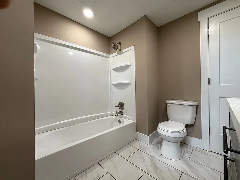 317 W Main St — Photo 10
