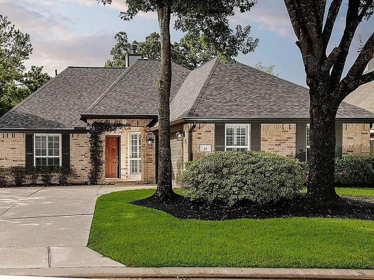 11 Fair Light Ct — Photo 1