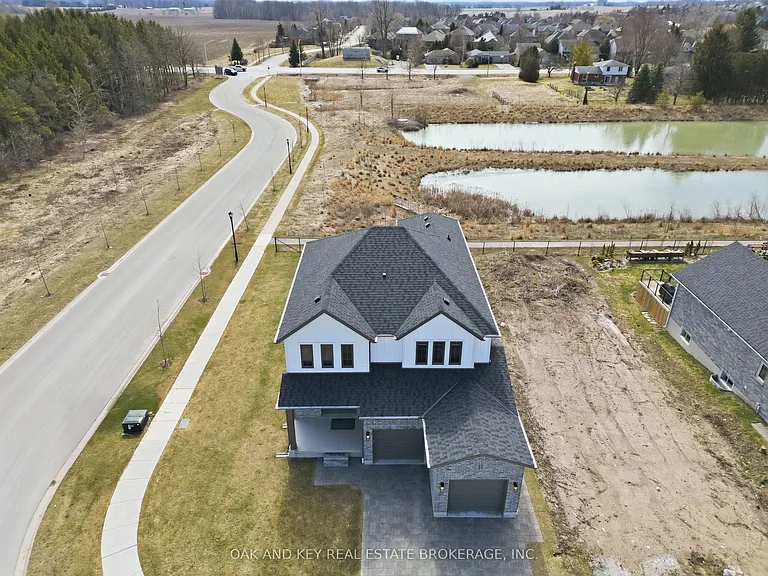 11 Bowman Dr — Photo 3