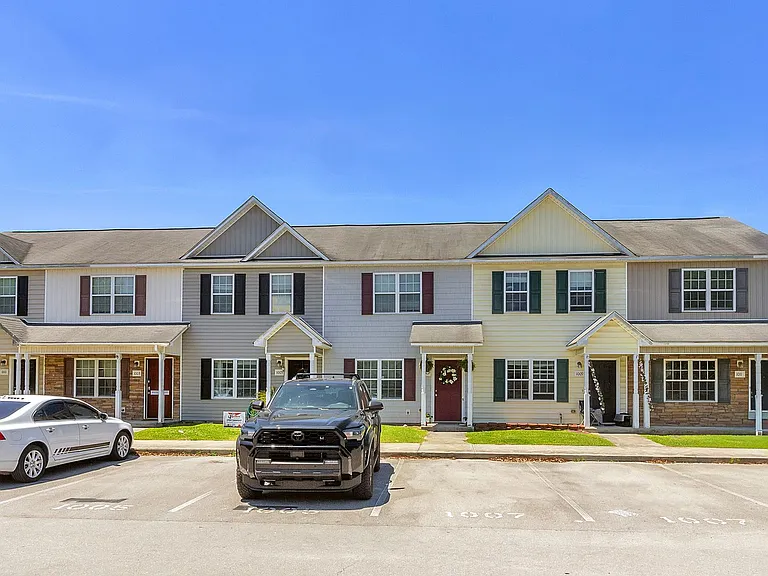 1011 Banister Loop — Photo 4