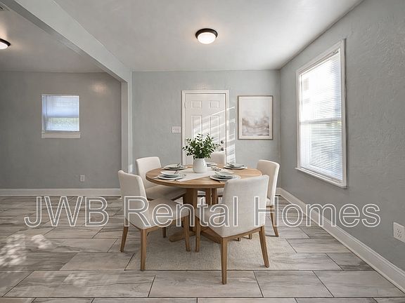 4th image of 6135 Lynnwood Ave #A