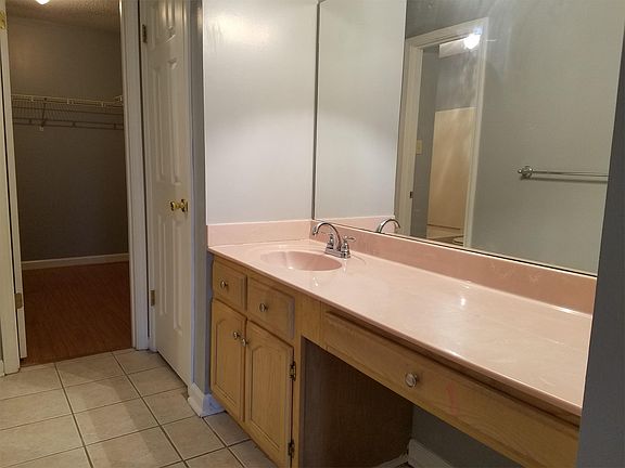 5th image of 6917 Lagrange Cir S